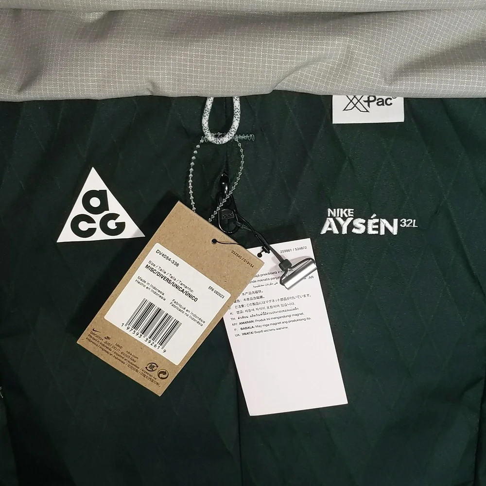 Nike ACG Aysen 32L Hiking Backpack, Vintage Green/Grey, New With Tags - Picture 4 of 5